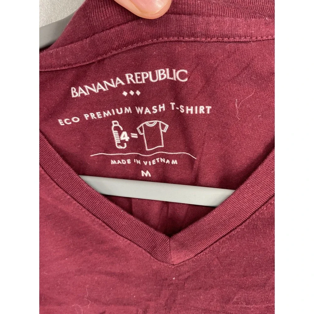 Banana Republic Mens T-Shirt Eco Premium Wash V-Neck Burgundy Medium